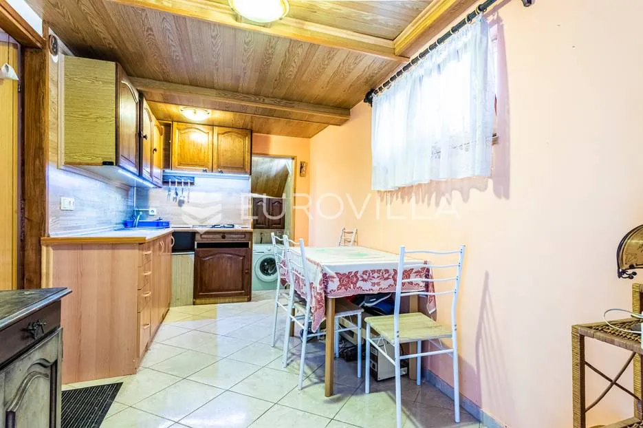 vodice, trosoban stan u blizini mora - slika 12