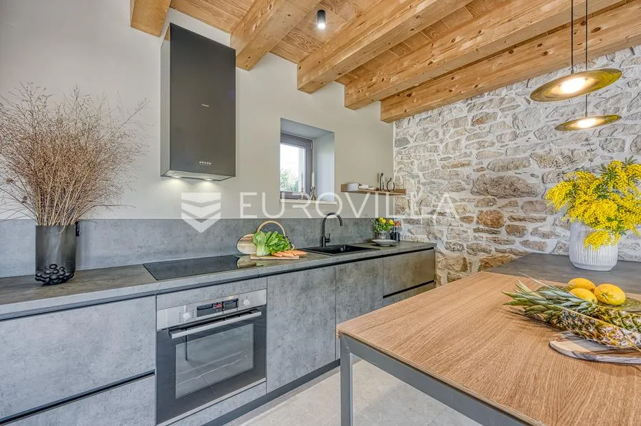 istra, labin, šumber, unikatna samostojeća villa na velikoj okućnici s pogledom - slika 47