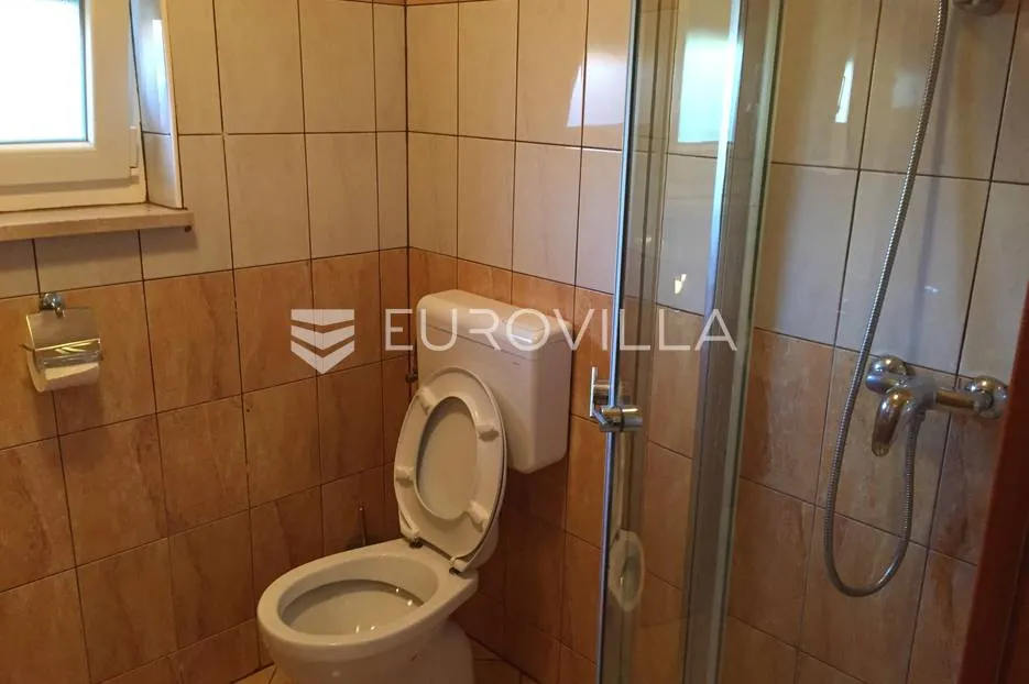 medulin, velika stambena zgrada 300 m od mora - slika 25