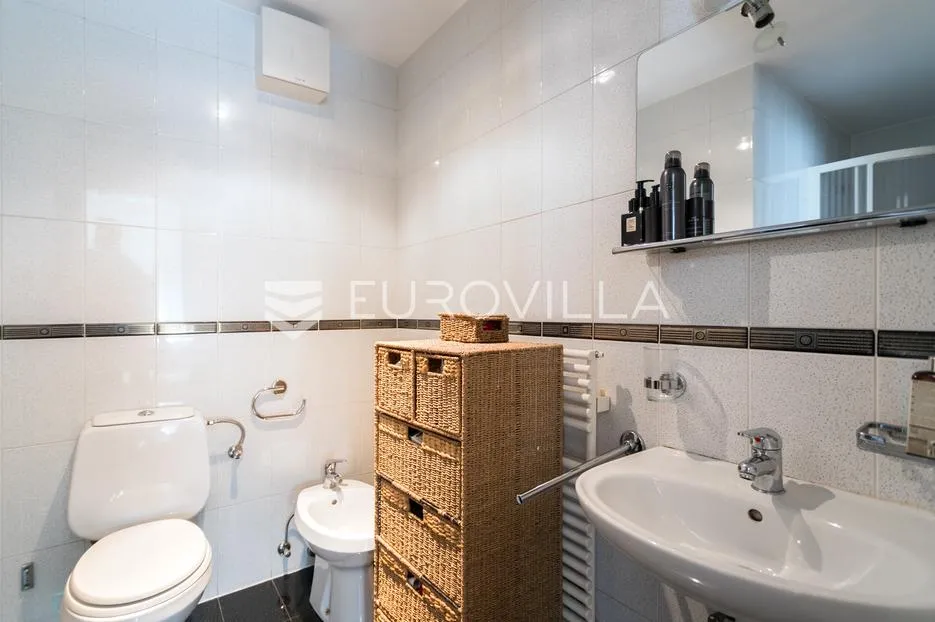 zagreb, maksimir, prekrasan dvoetažni peterosoban stan 202,10 m² - slika 10