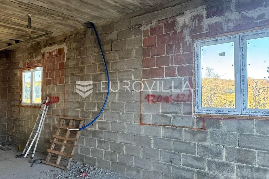 Cetingrad, kuća 225 m2, mirna lokacija