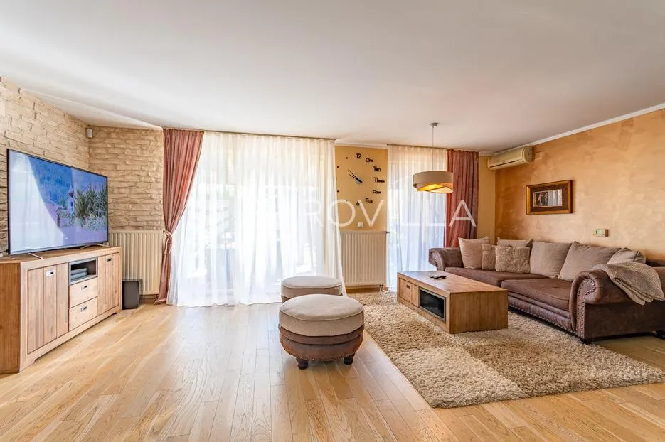 varaždin, jalkovečka kuća u nizu površine 178 m² - slika 6