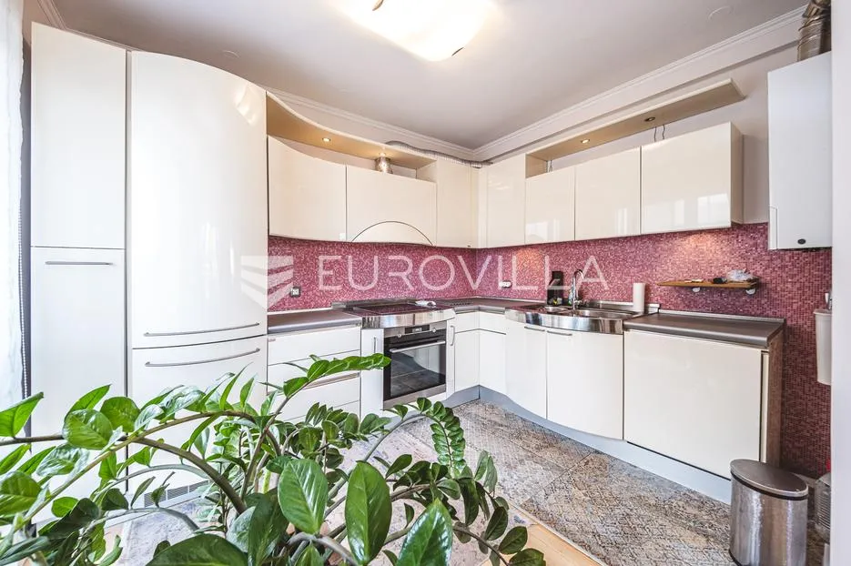 zagreb, zelenjak, prekrasan četverosoban dvoetažni stan, 120 m² - slika 5