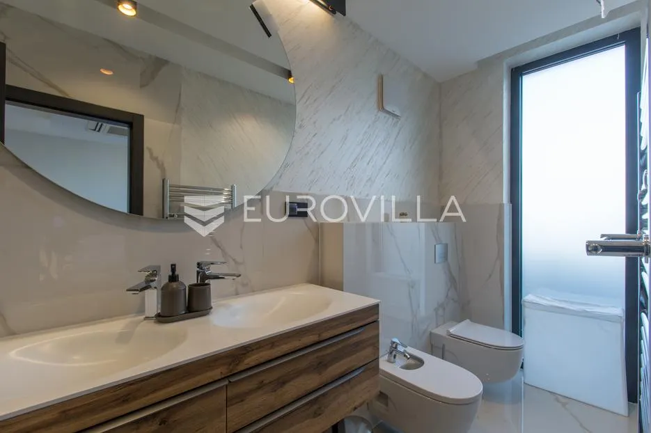 medulin, besprijekornog luksuzna vila 400 m² s bazenom, 300 m od plaže - slika 7