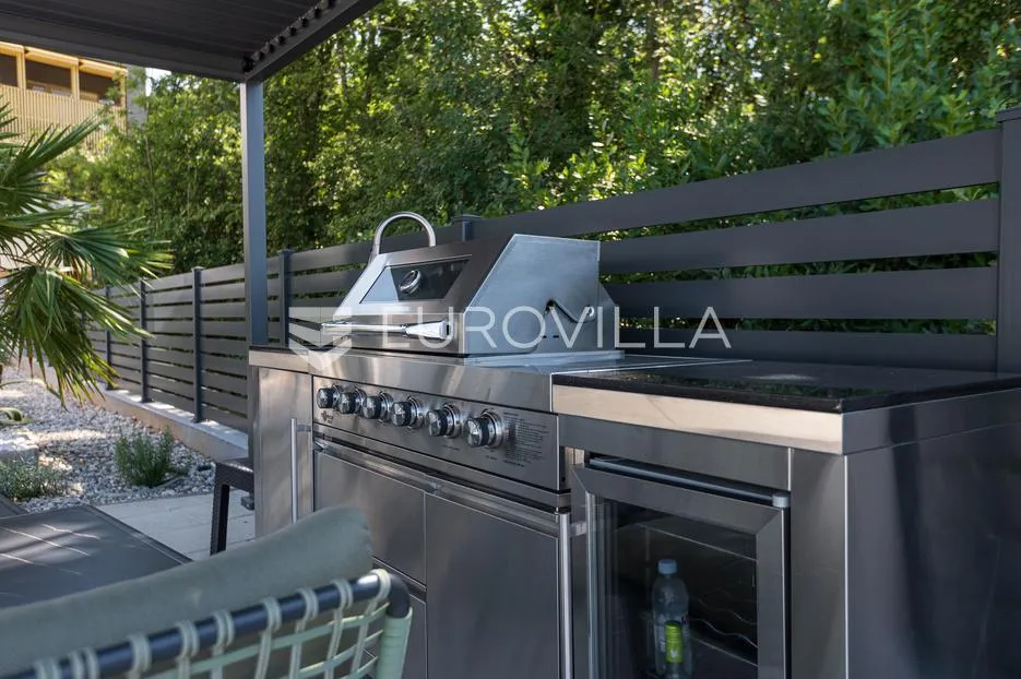 rijeka, kostrena, paveki villa s 2 stana, pomoćnim objektom i bazenom, 279 m² - slika 8