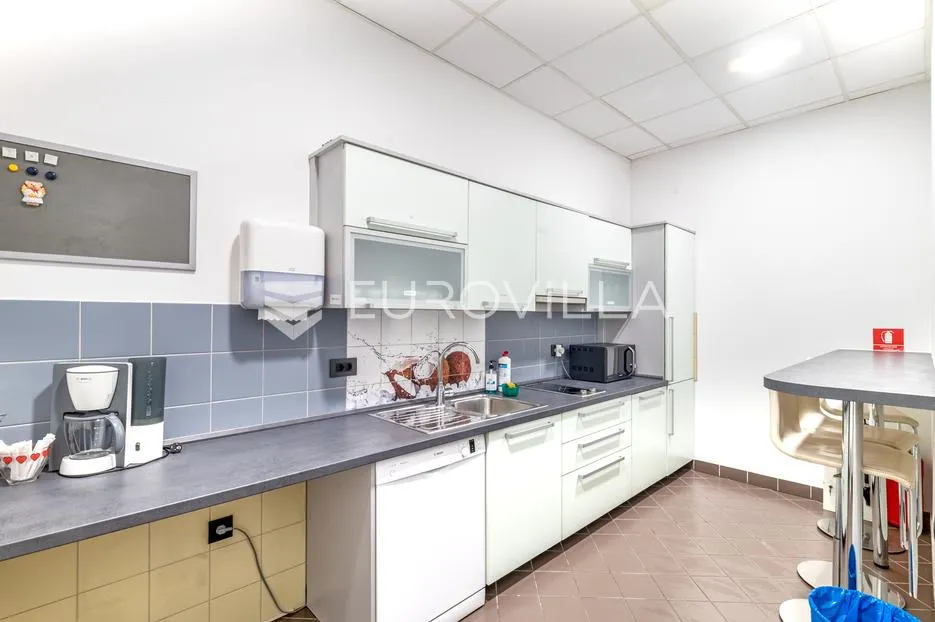 zagreb, radnička, središte poslovne zone, poslovni prostor 191 m² na 1. katu poslovne zgrade - slika 7