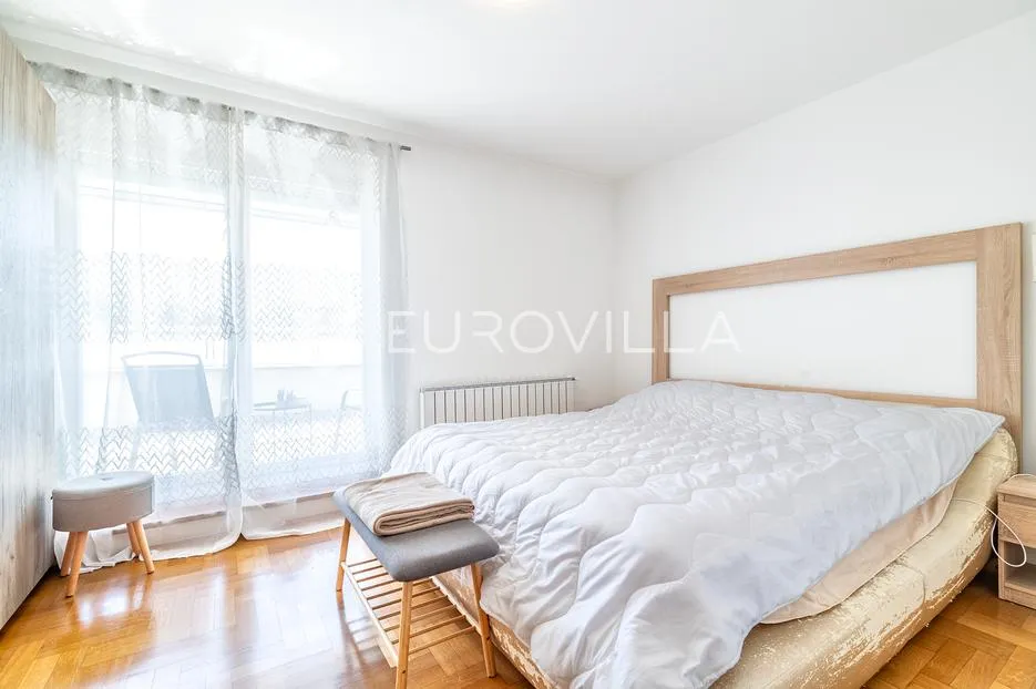 zagreb, maksimirsko naselje, prostran dvosoban stan s 2 garaže 101,5 m². - slika 5