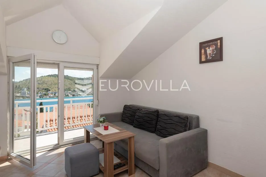 rogoznica, apartmanska kuća sa sedam stambenih jedinica, pogledom na more i rogoznicu - slika 11