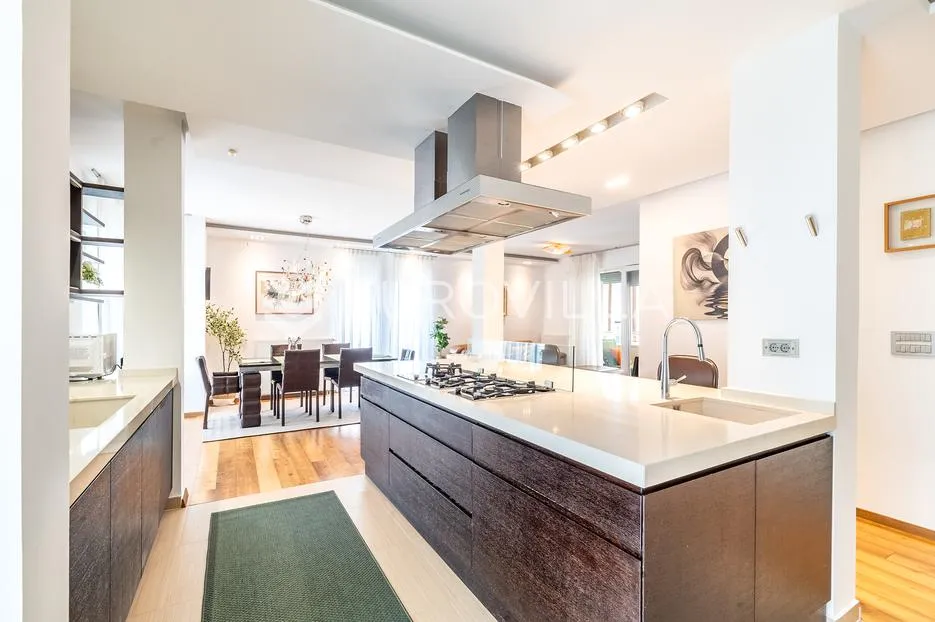 Zagreb, Mlinovi, prekrasan trosoban stan s garažom i parkirnim mjestom 126 m²