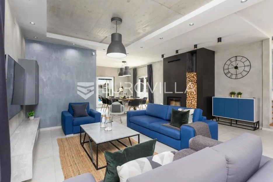 istra, svetvinčenat, moderna i elegantna vila 230 m², na uređenoj okućnici - slika 4