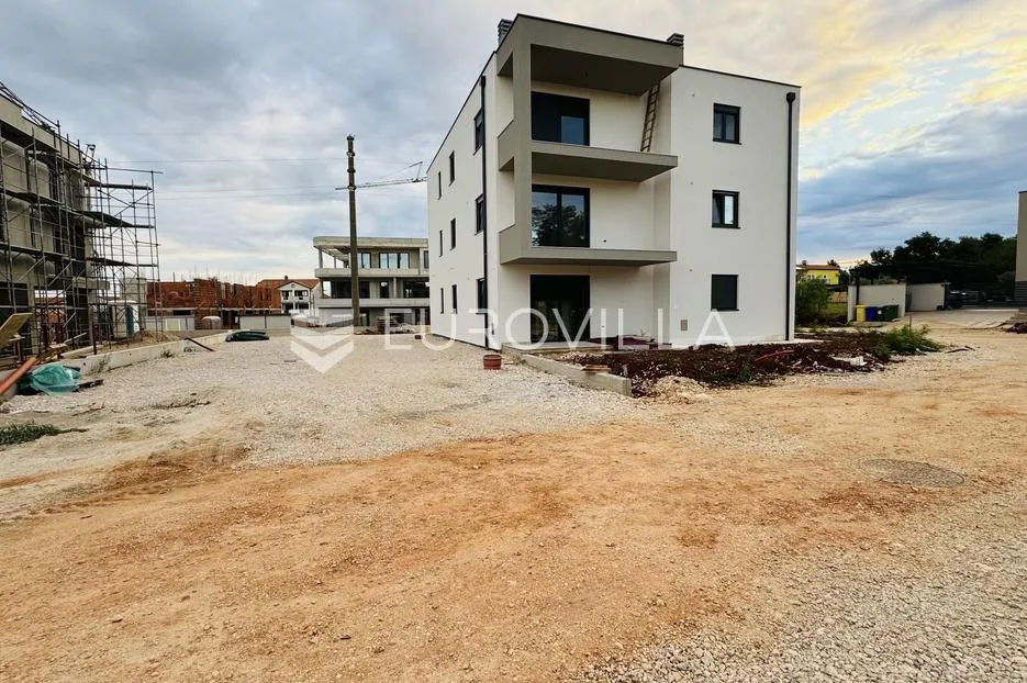istra, umag, novogradnja, stan na prvom katu 64,54 m² - slika 2