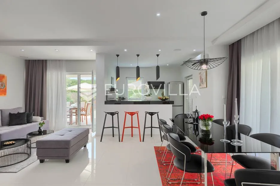 rovinj, rovinjsko selo, prekrasna villa s wellnessom i bazenom, 224 m² - slika 44