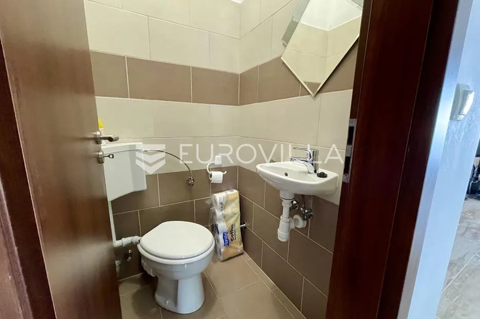 opatija, predivan trosoban stan 91 m², bazen, panoramski pogled na kvarner - slika 11