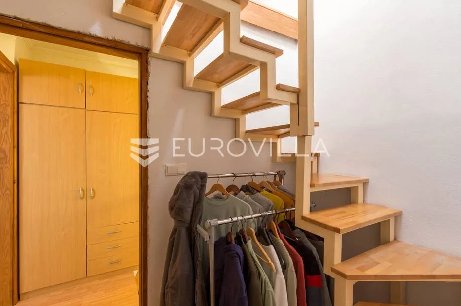 istra, rovinj, predivna kuća od 75 m² u centru grada s pogledom na more - slika 17