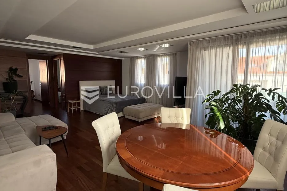 zadar, borik dizajnerski moderno uređen trosoban stan na prvom katu 96 m² - slika 22