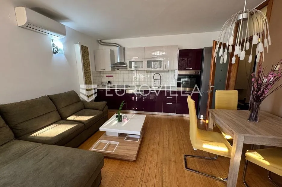 rijeka, škurinje, iznajmljuje se trosoban stan 75 m², terasa, pogled na more, garaža - slika 2