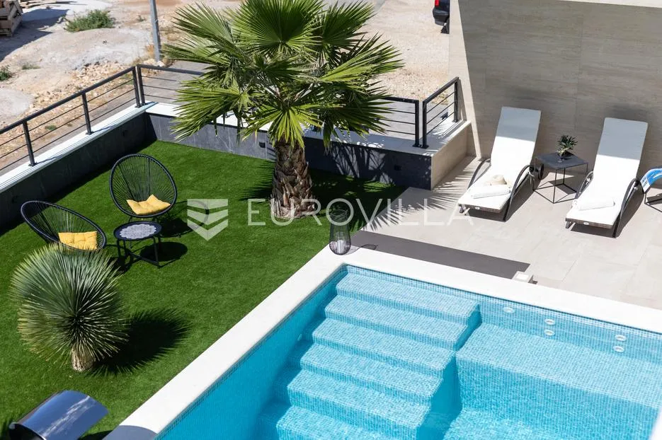 primošten, prekrasna vila s bazenom i pogledom na more, 311,56 m² - slika 31