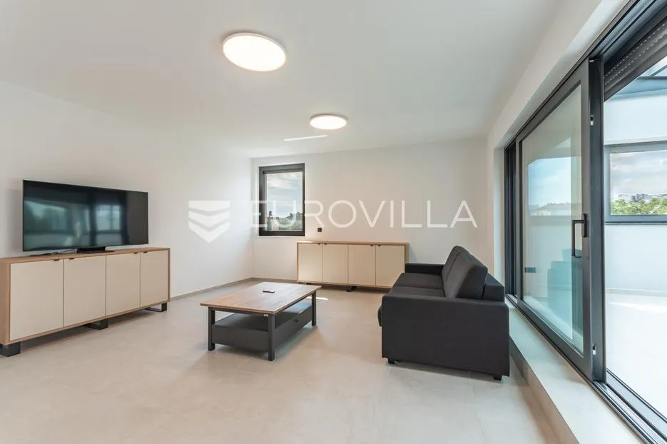varaždin, centar, luksuzno namješten penthouse s parkingom novogradnja - slika 2