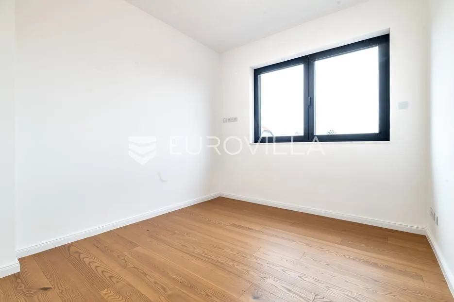 zagreb, zvonimirova, prostran poslovni prostor s 2 garažna parkirna mjesta, 188 m² - slika 5