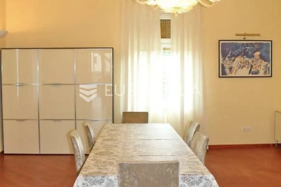 opatija, luksuzan trosoban stan nkp 197 m2 + 4 vpm - slika 13