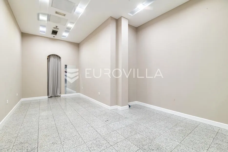 zagreb, donji grad, importanne galleria centar, poslovni prostor površine 23,90 m². - slika 1