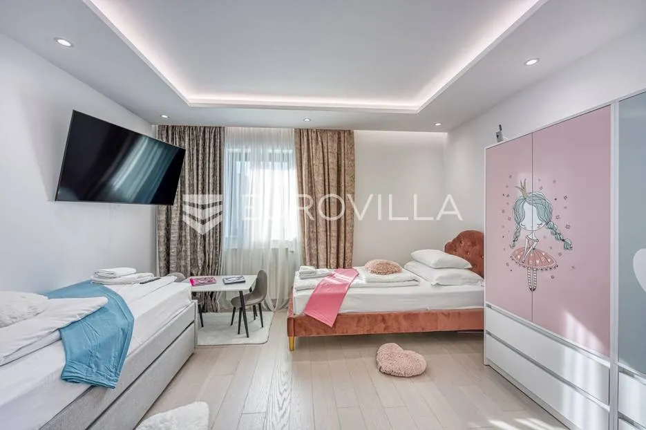 rovinj, impresivna obiteljska vila s bazenom smještena na mirnoj lokaciji - slika 35