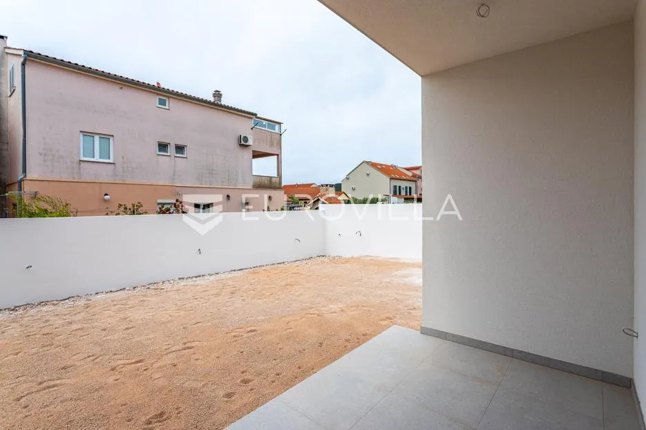 vodice, prostran dvosoban stan, 115,56 m² - slika 12