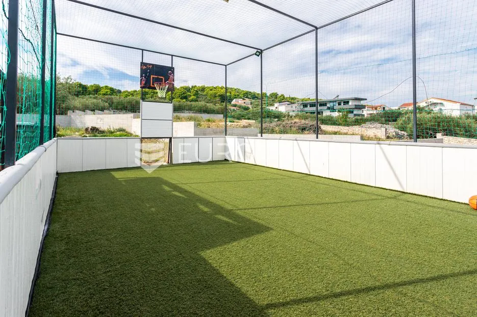 čiovo, slatine, kuća s bazenom na mirnoj lokaciji površine 179 m2 - slika 26