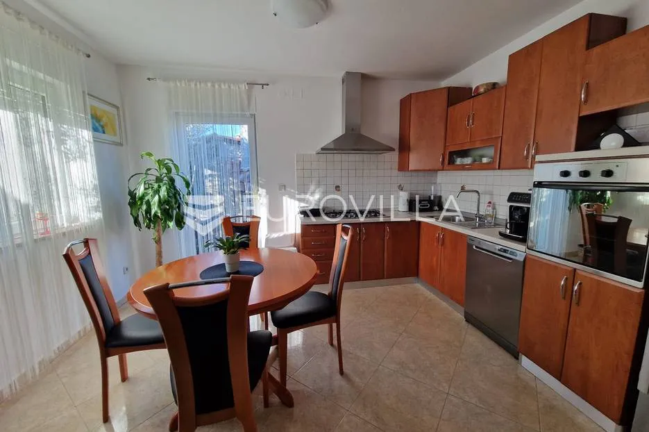 istra, pula - veli vrh, dvije samostojeće prizemnice sa bazenom nkp 50 m2 i 90 m2 - slika 56