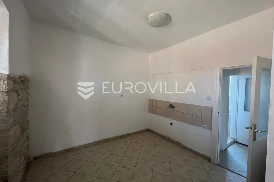 istra, pula stan u samom centru grada kod foruma - slika 13
