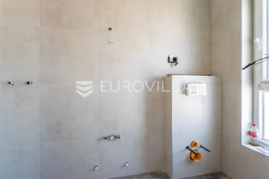 vodice, moderna kuća u nizu s bazenom i privatnim vrtom, c1 - slika 14