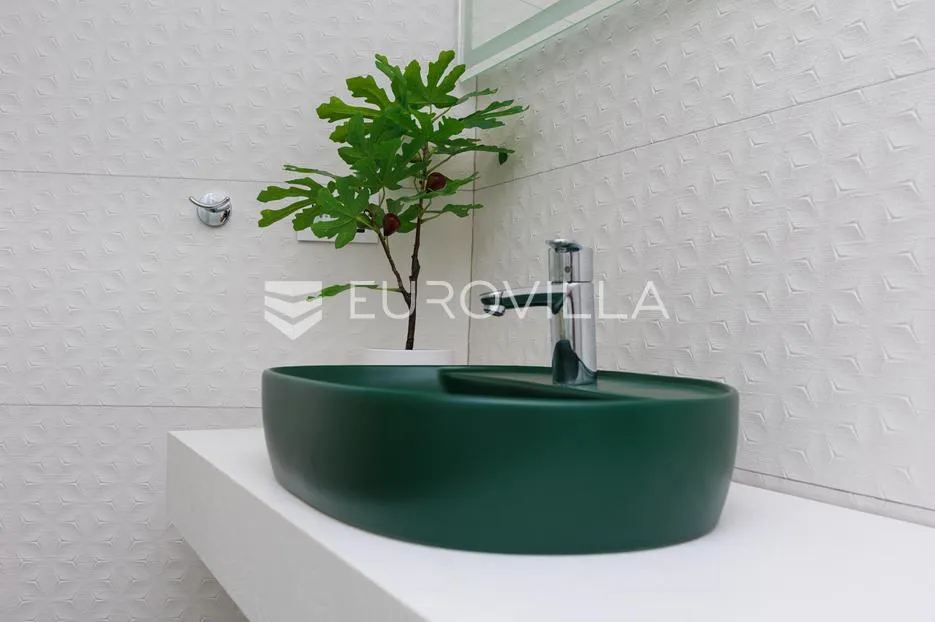 rijeka, kostrena, paveki villa s 2 stana, pomoćnim objektom i bazenom, 279 m² - slika 43