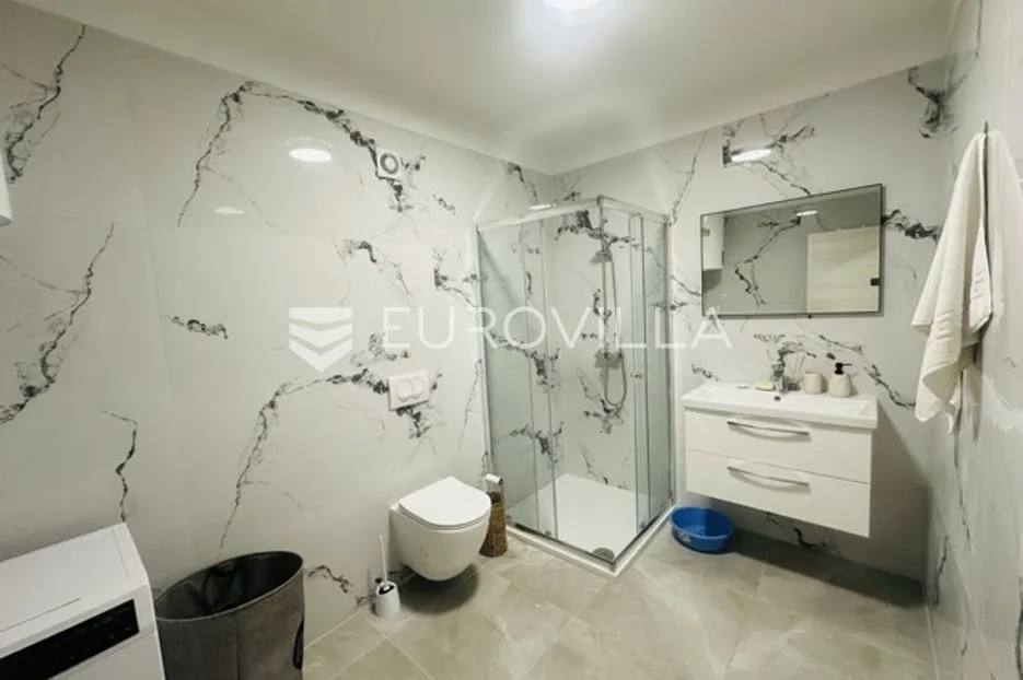 istra, pula, moderan dvosoban stan 52 m², s vrtom, širi centar grada - slika 7