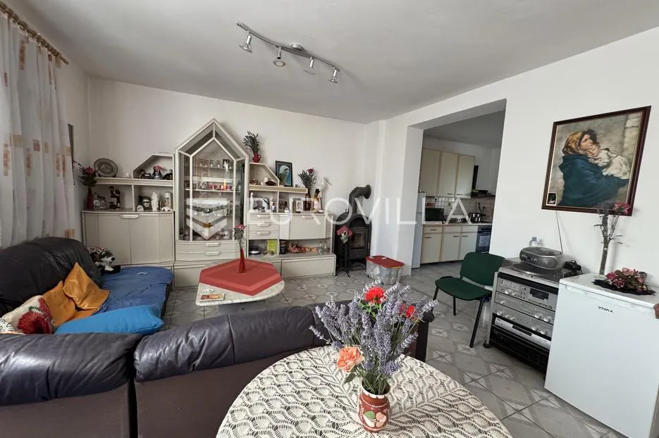mandićevac, prekrasna katnica 150 m2 na zemljištu od 2854 m2 - slika 8