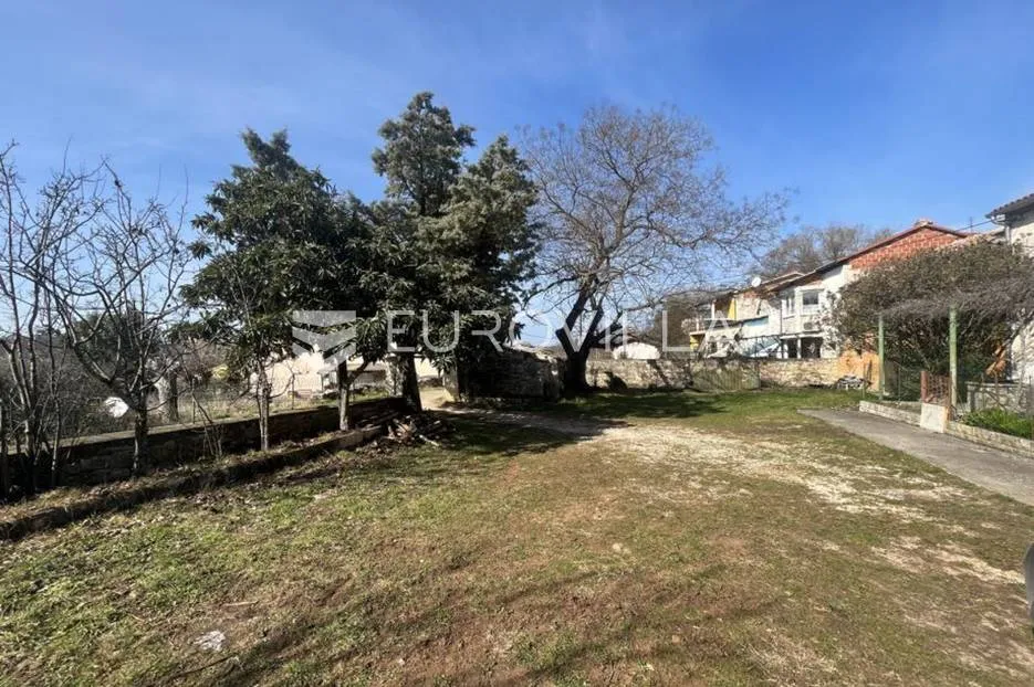 kaštel, plovanija velika stara samostojeća kuća - stancija - slika 10