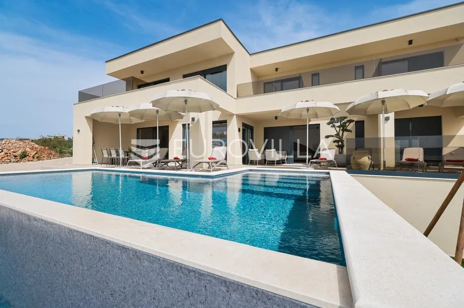 zadar, maslenica, luksuzna vila s bazenom i neometanim pogledom na more 254 m² - slika 65