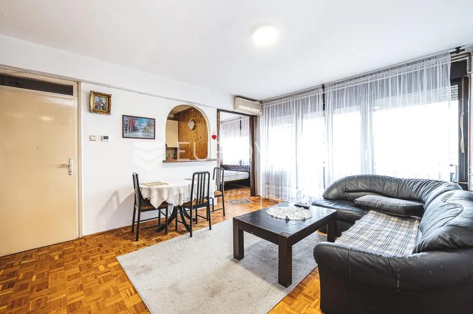 Zagreb, Vukomerec, komforan trosoban stan površine 64 m²