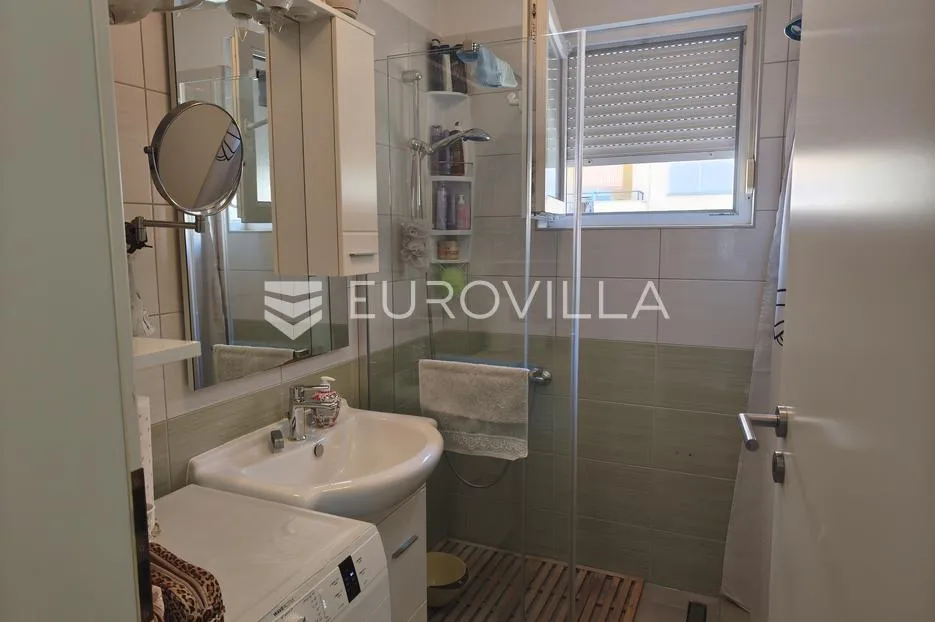 zadar, belafuža, namješten stan od 66 m² - slika 10