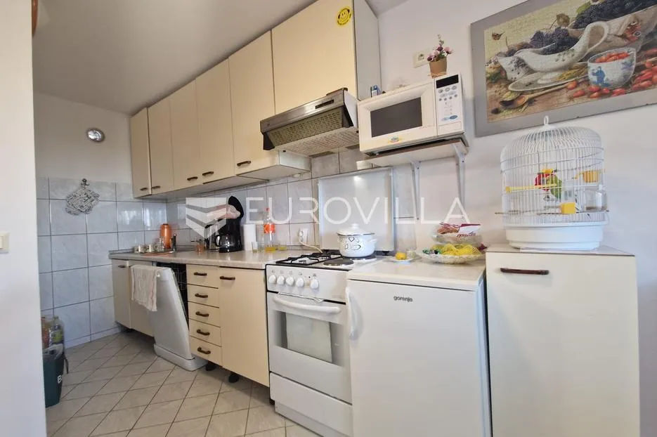 vir, samostojeća katnica s dva apartmana - slika 12