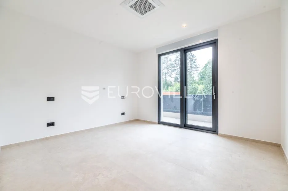 zagreb, brezovica, luksuzna vila 645 m² s unutarnjim bazenom - slika 26