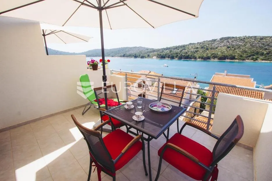 kaprije, prekrasna kuća s apartmanima, 180 m² - slika 28