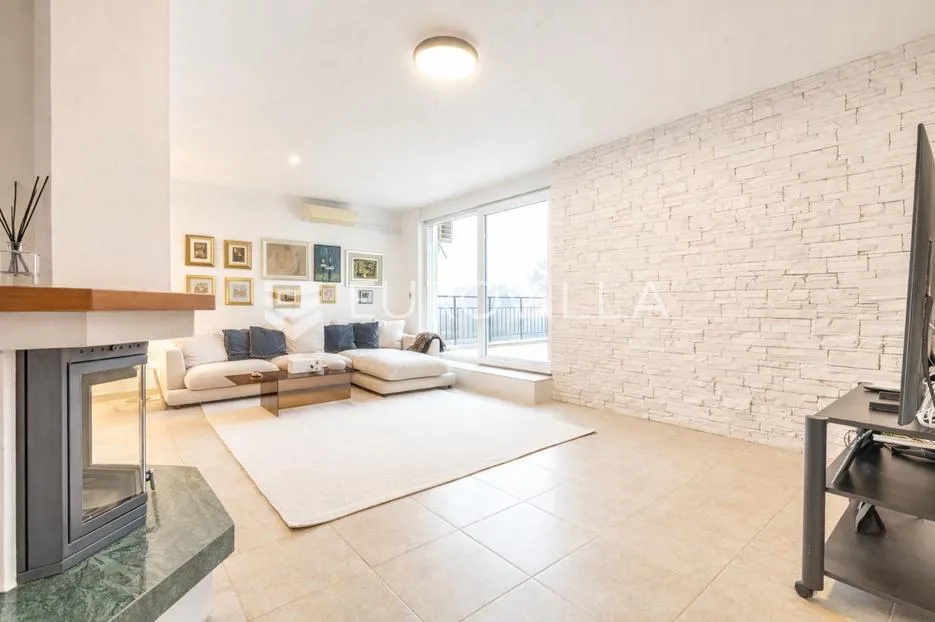 zagreb, srebrnjak, prekrasan peterosoban penthouse 215,88 m², otvoreni pogled - slika 2