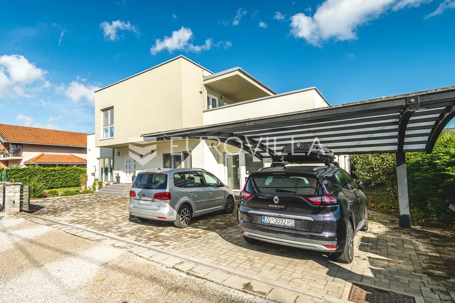 samobor, prekrasna moderna kuća 301 m² - slika 2