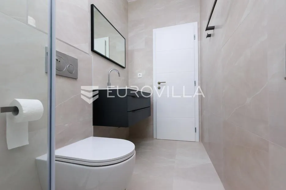 crikvenica, trosoban stan 72 m² s prostranom terasom i parkingom - slika 9