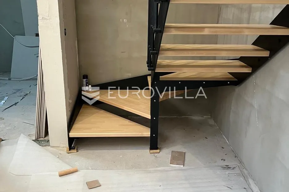 zagreb centar, dvosoban loft / dvoetažan stan - slika 30