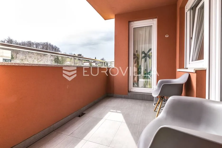 gračanska cesta, novouređen dvosoban stan 60 m², balkon parking fix režije - slika 11