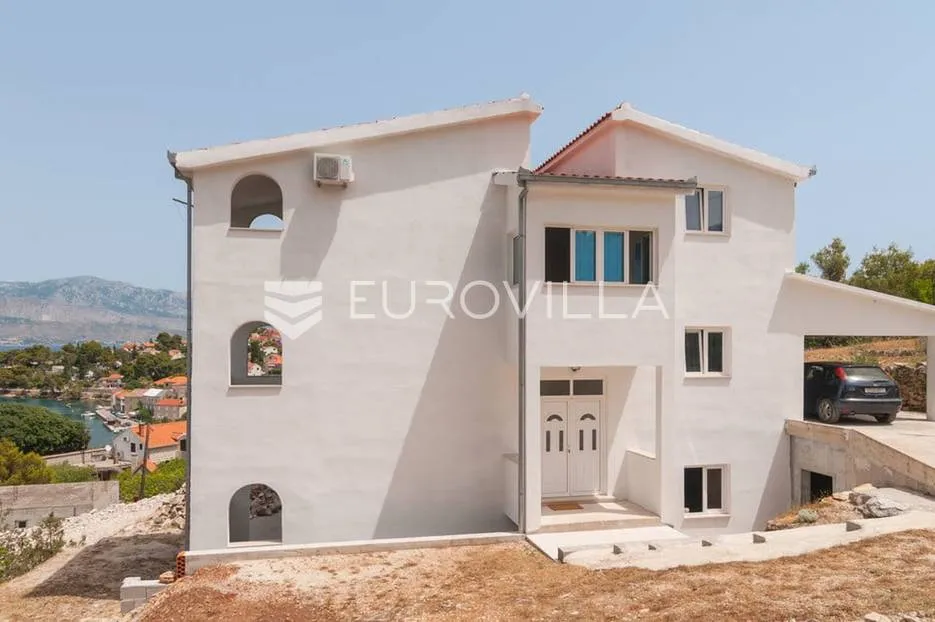 brač-splitska, kuća sa prekrasnim pogledom na uvalu i more - slika 11