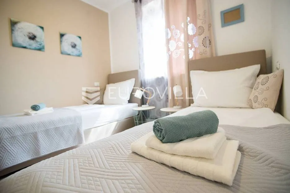 ližnjan: vila s bazenom na prostranoj okućnici - slika 17