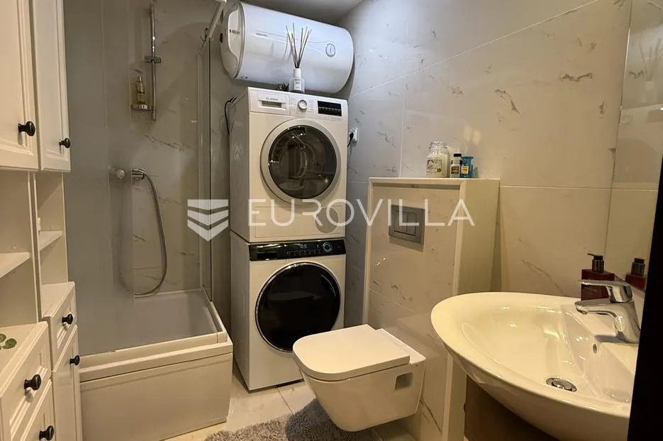 zadar, borik dizajnerski moderno uređen trosoban stan na prvom katu 96 m² - slika 14