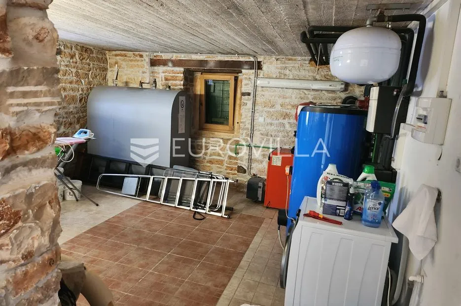 istra, gračišće, autentična istarska kuća s bazenom, kažunom i potpunom privatnošću - slika 27